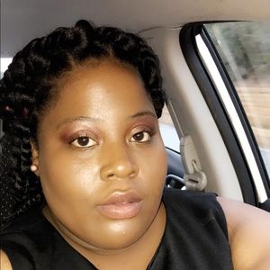 Meet your Posher, Iris